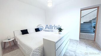 REZERVOVANÉ Rodinný dom s bazénom, letnou kuchyňou a vôňou d - 15