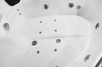 M-SPA - 0311 Kúpeľňová vaňa SPA s hydromasážou 150 x 150 x 7 - 15