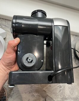 Bosch MUM 48A1/08 kuchynský robot - 15