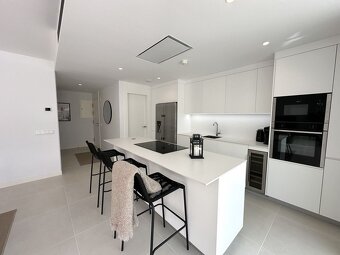 Luxusný apartmán s 3 spálňami v Higueron West - 15