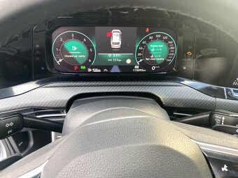 VW GOLF VARIANT VIII R-LINE 2.0TDI AUT PANO ALU 18” - 15