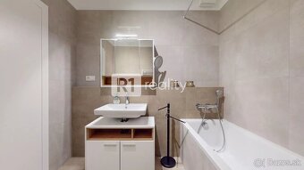 Jedinečný 3 izbový byt 82 m2 + terasa 16,8 m2 + parking  v u - 15