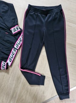 Guess 3x cierno ruzova logovana teplakova suprava - 15