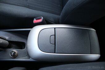 Toyota Auris 1,6i VVT Valvematic 5/2008 - 15