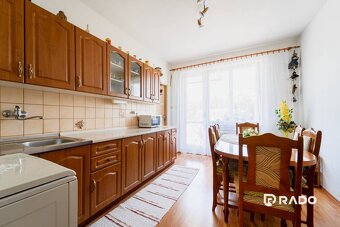 RADO | 8i RD s dvoma garážami a záhradou 974m2 | Zlatovce - 15