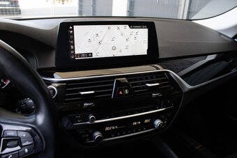 BMW 520d xDrive Touring z roku 2018 - 15