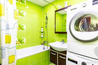 Vkusne zrekonštruovaný 3-izbový byt s loggiou na sídl. Juh - 15