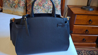 tmavomodrá kabelka coccinelle - nová - 15