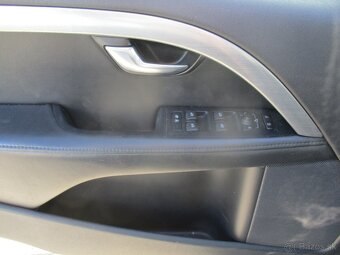 VOLVO XC70 2,4D5 151kw AWD SUMMUM GPS Radar 2011 - 15