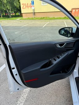 Hyundai Ioniq Facelift 40KWh Electric model: 2021 - 15