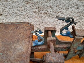 Liatinová váha. - 15