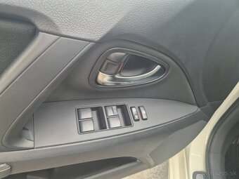 Toyota Avensis Combi 2.0 Valvematic Executive MDS - 15