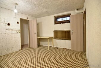 EXKLUZÍVNY-7 IZBOVÝ-3 PODLAŽNÝ Rodinný dom, PODHRADOVÁ - 15
