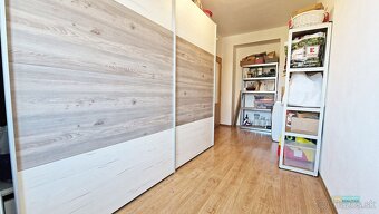 Na predaj trojizbový byt s garážou a balkónom - Staré sídlis - 15