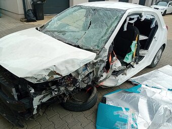 2x Kia rio 1.2 benzín HAVAROVANÉ - 15