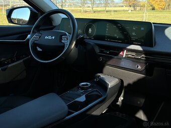 KIA EV6 Hatchback 167kw 77.4 kWh Automat 4x4 13737KM 2023 - 15