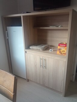 Kuchynské linky, vstavané skrine, altánky, prístrešky - 15