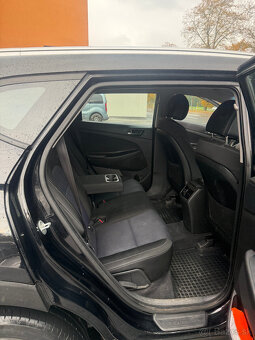 HYUNDAI Tucson 1.6 GDi Shadow + Navi - 15