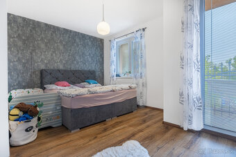 Na predaj 5 izbový poschodový rodinný dom s 2 garážou v Duna - 15