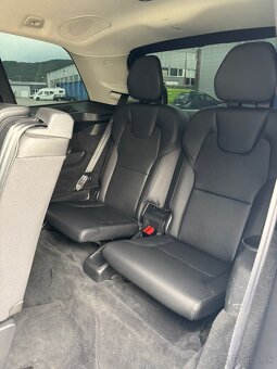 Volvo XC90 D5 AT AWD Momentum 7 miestne - 15