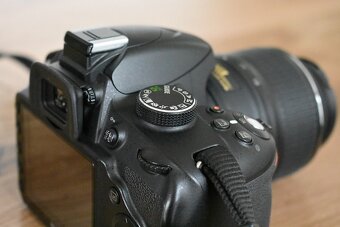 Nikon d3200 s VR AF 18-55 + brasna - nafotene 18 tisic.sn. - 15