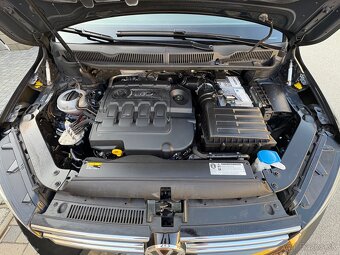 VW Touran 2,0 TDi 110kW Highline DSG 7 miest. - 15