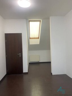 Perfektný RD + súkromie s veľkým pozemkom, len 14 km od BA . - 15