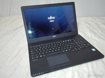Fujitsu. i3-6006U.15,6“FHD. 1 000 GB. 12 GB DDR4. - 15