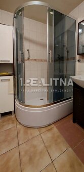 JEDINEČNÝ 3-IZBOVÝ BYT S TROMI LOGGIAMI A BALKÓNOM, 81 M2, D - 15