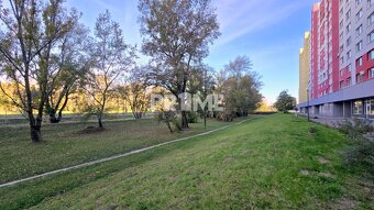 Dvojgarsónka, 2 x loggia, východná orientácia, Gessayova, Pe - 15