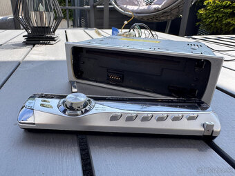 Autorádia KENWOOD a PIONEER - 15
