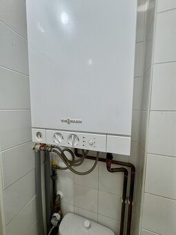 5 izbový byt s 2 kuchyňami a kúpeľňami v centre Svidníka - 15
