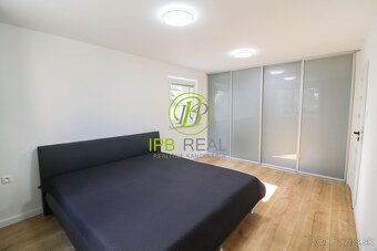 Pekný 7-izbový kompletne zariadený rodinný dom s garážou s v - 15