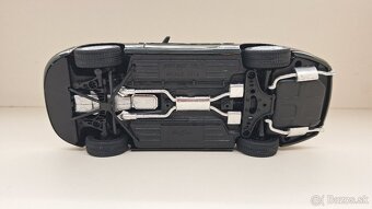 1:18 JAGUAR XK8 - 15