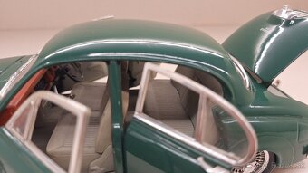 1:18 JAGUAR MARK II - 15