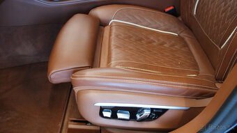 BMW M760Li xDrive Limousine, jediný "rukavičkový" majiteľ - 15