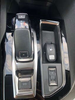 Peugeot 5008 1.5HDI 7 miest Automat 2021 - 15