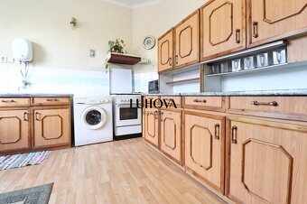 Rodinný dom s krásnou záhradou - 15