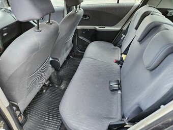 Toyota YARIS 74kW automat – veľmi dobrý stav - 15