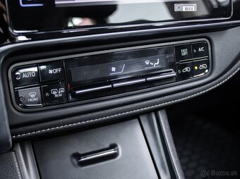 Toyota Auris Touring Sports 1.6 Valvematic, 97kW (2017) - 15