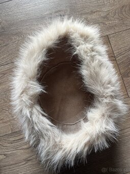 Uplne nove damske ciapky z umelej kozusiny - 15