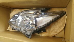 Predám na Toyotu Prius III 2013-2015 Ľavý Predný Bi LED svet - 15