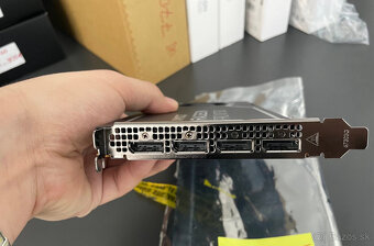 Grafické karty AMD Radeon PRO series - 15