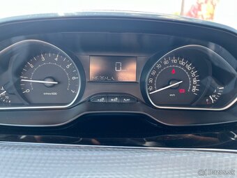 Peugeot 2008 1.2 benzín, 60kW, MT/5, rok:2016. - 15