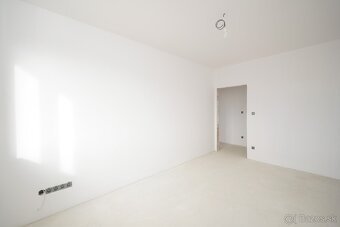 ŠAMORÍN, Nadštandardný priestranný 5-izbový rodinný dom - 15