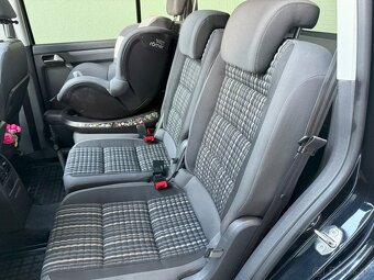 Volkswagen Touran 2.0 TDI Cross, Mesačne: 225€ - 15