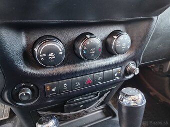 Jeep Wrangler 2.8 CRD Sahara A/T - 15