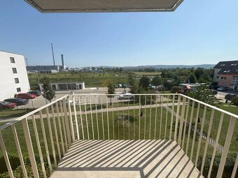 2-izb. byt, Bystrická ul., Devínska Nová Ves, pivnica, park. - 15