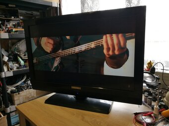 LCD TELEVÍZOR Haier. 81 cm. - 15