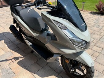 HONDA PCX 125 r.v. 07/2024, 766km, v záruke - 15